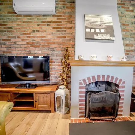 Siedlisko Pod Swierkami-twoj Wlasny Kawalek Raju בית נופש