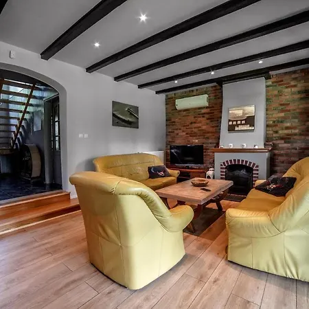 Siedlisko Pod Swierkami-twoj Wlasny Kawalek Raju