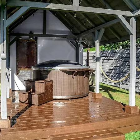 Siedlisko Pod Swierkami-twoj Wlasny Kawalek Raju בית נופש Malkinie